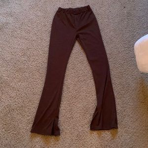 Comfy flowing pants with slit at the bottom